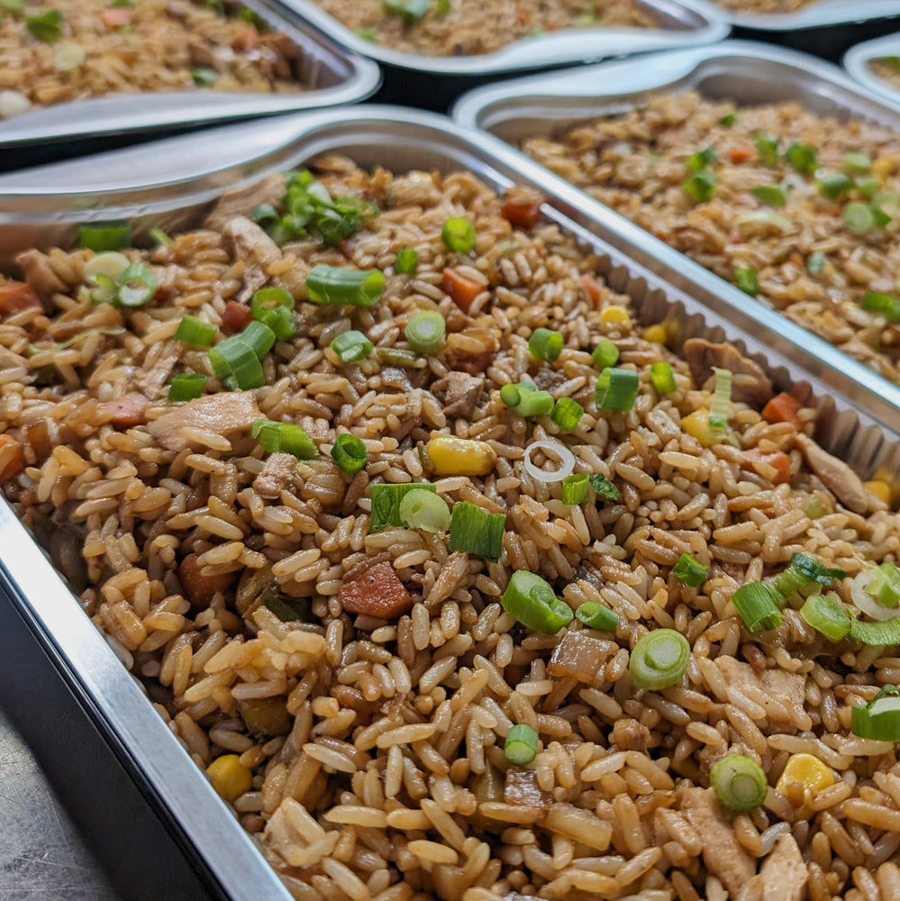 Riz frit au poulet et aux légumes