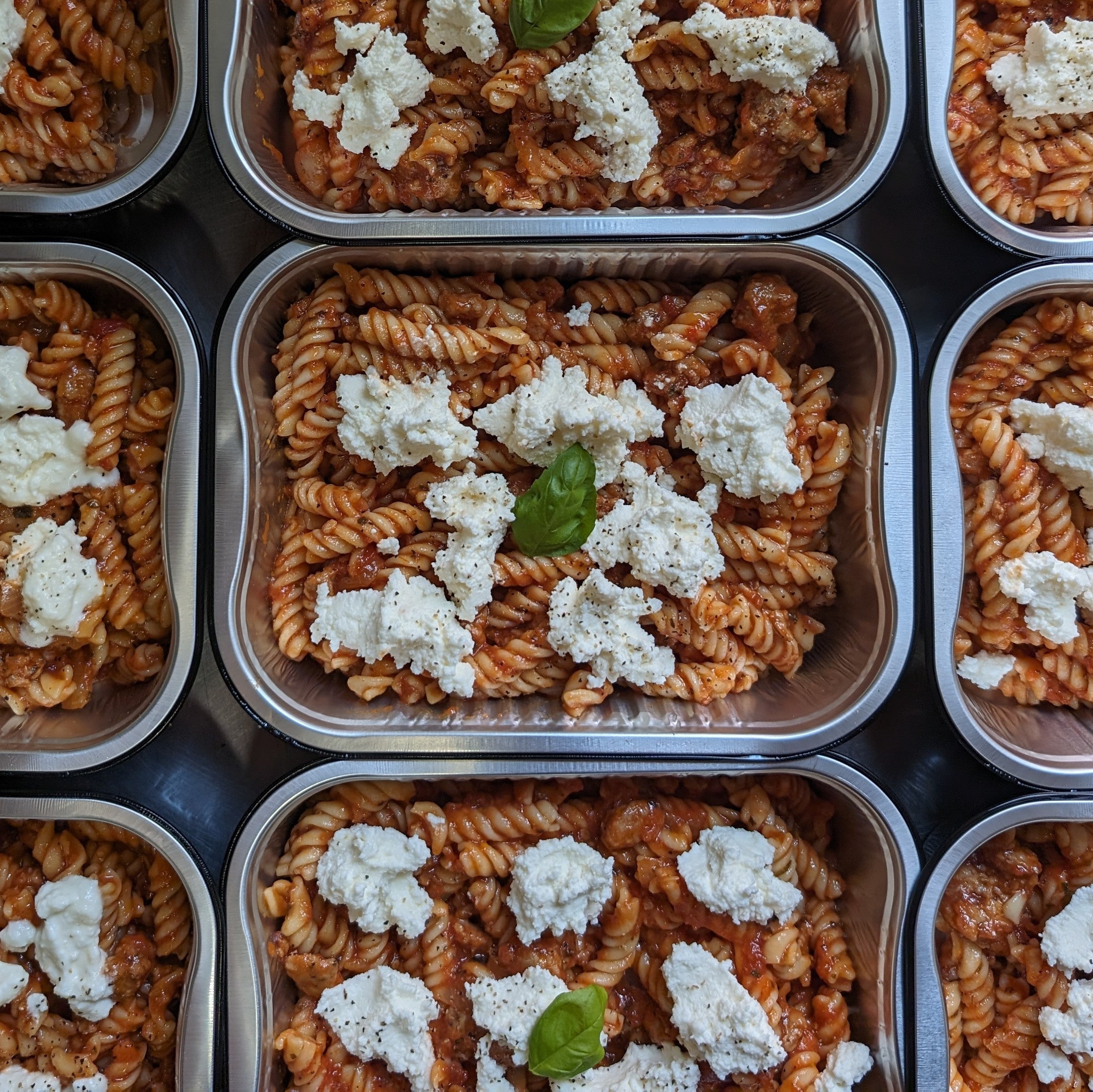 Pâtes sauce tomatée, saucisse italienne et ricotta