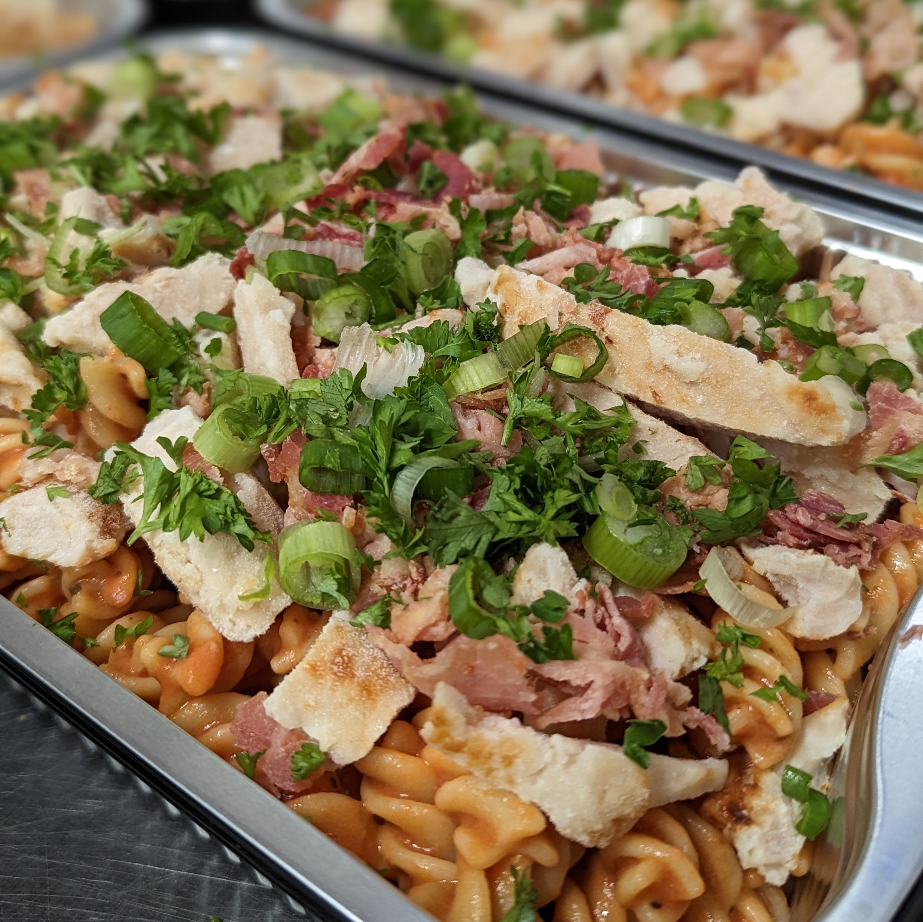 Rotini with chicken and bacon rosée sauce
