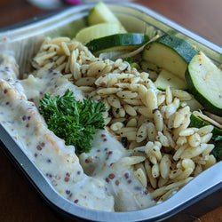 Chicken with creamy old-fashioned mustard sauce